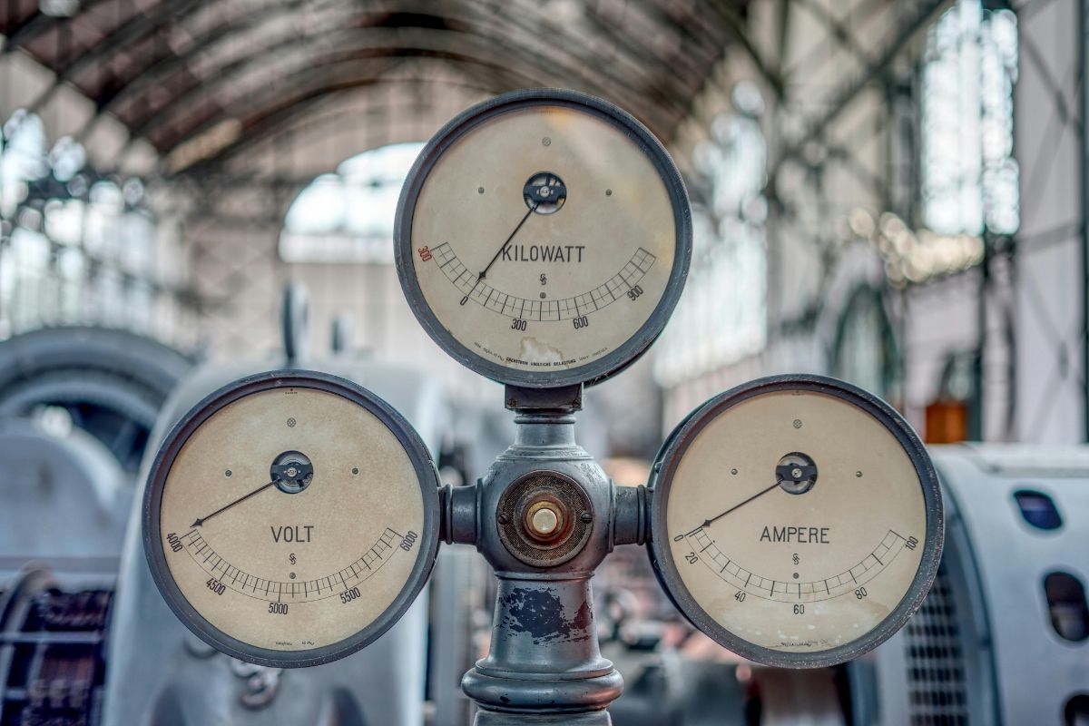 Pengertian Volt, Ampere, Ohm, dan Watt